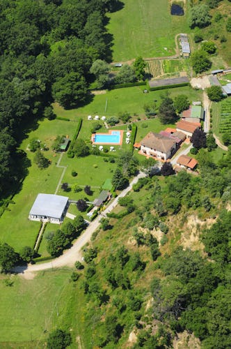 Agriturismo Valleverde: Plan your vacation in the lush green gardens of Tuscany